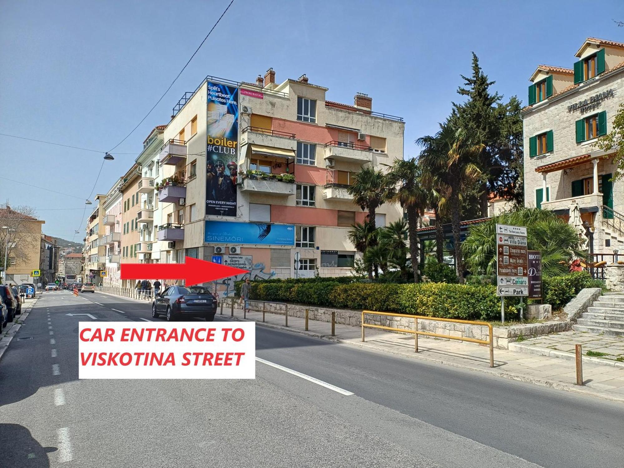 Central Split Rooms And Apartments Paese Exterior photo